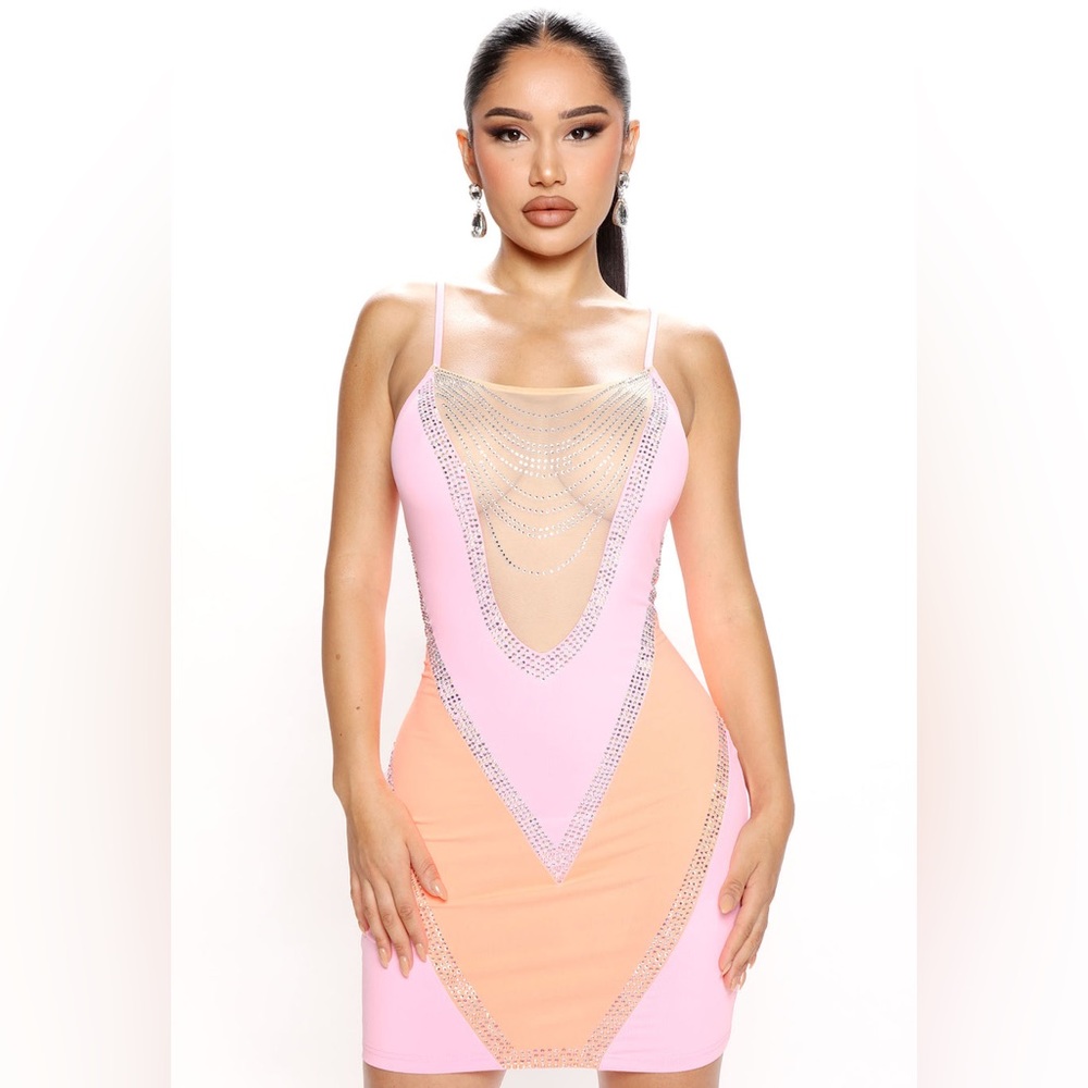 FASHION NOVA